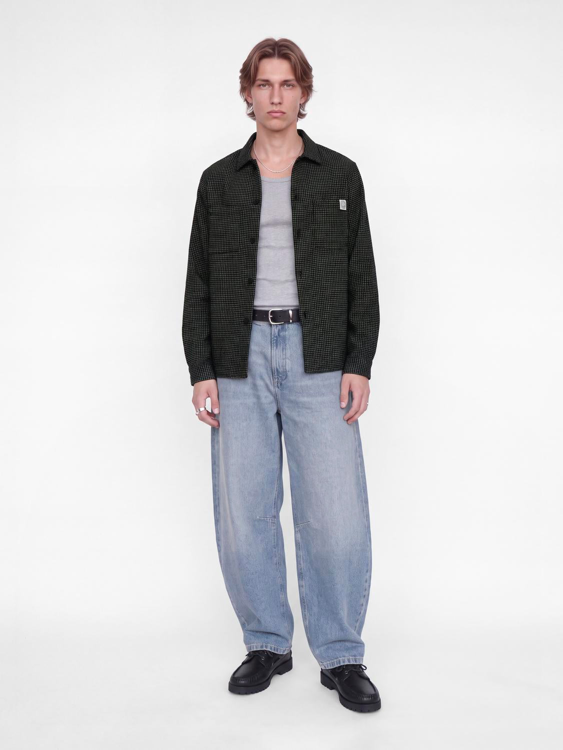 model_shot-front_full